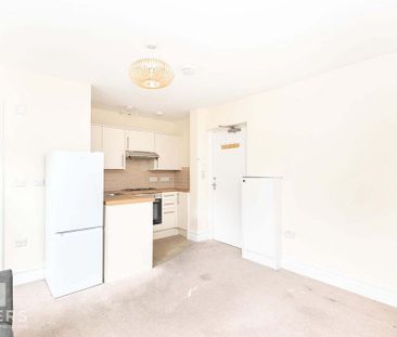 Studio to rent - Photo 5