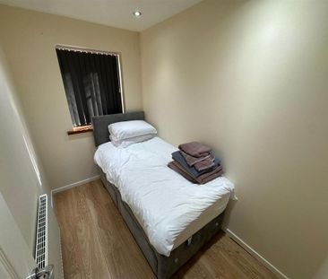 3 bedroom semi-detached house to rent - Photo 6