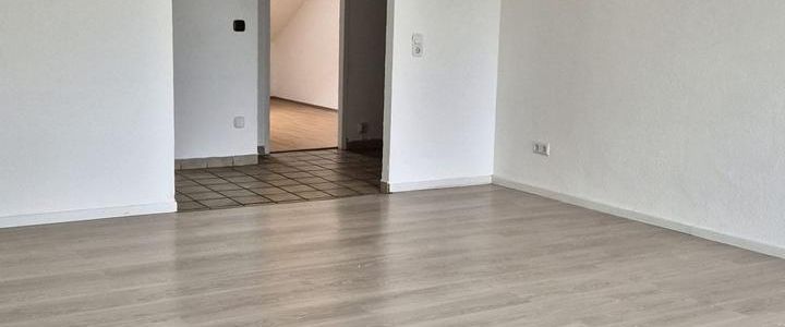 Charmante 3 Zimmer Dachgeschosswohnung zu vermieten - Photo 1