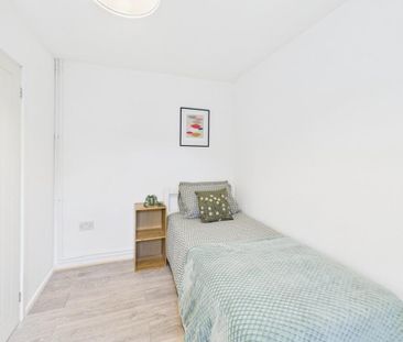1 bedroom in a house share to rent - Photo 4