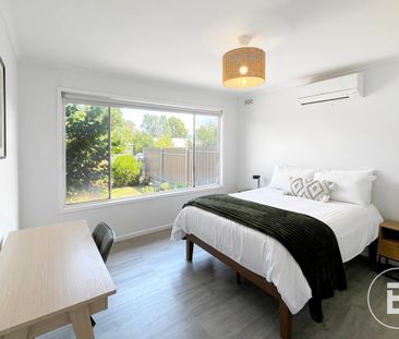 NEAT & TIDY FULLY FURNISHED 3 BEDROOM HOME - Photo 2