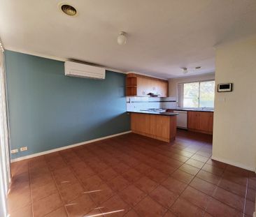 Bright and spacious, two bedroom residence in prime location - Photo 3