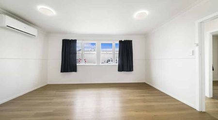 Excellent Location - Rent Includes Water ... - Photo 4