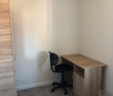 2 bedroom semi-detached house to rent - Photo 6