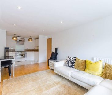 3 bedroom flat to rent - Photo 1