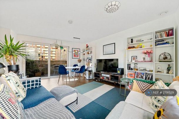 2 bedroom flat to rent - Photo 1