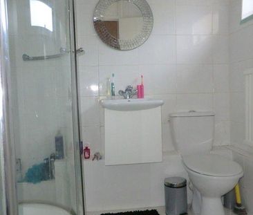 3 bedroom flat share to rent - Photo 1