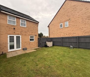 3 bedroom semi-detached house to rent - Photo 5