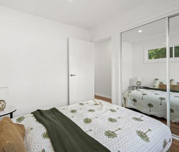 Sun-Filled cottage with balcony - Photo 2