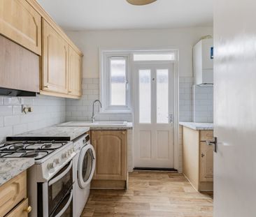 2 bedroom flat to rent - Photo 6