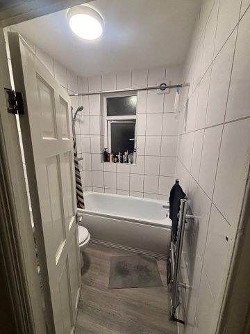 Room in a Shared House, Hillbrook Road, SW17 - Photo 5