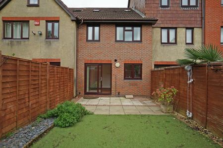 3 bedroom terraced house to rent - Photo 4