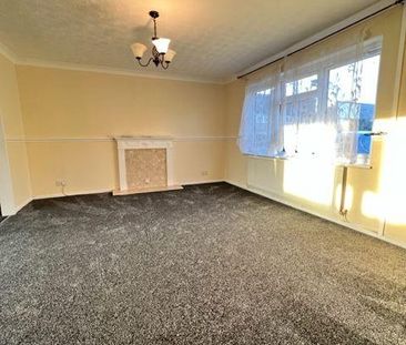 4 bedroom semi-detached house to rent - Photo 2