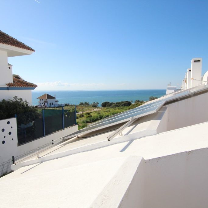 4 bed corner townhouse for long term rent, located in La Cala de Mijas - Photo 1