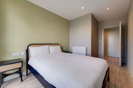 3 Bedroom Apartment - Photo 4