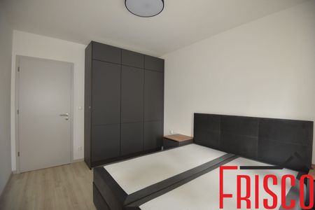Prenajmeme 2,5 izbový byt s terasou a garážovým státim v Trnave – Fotografia 5