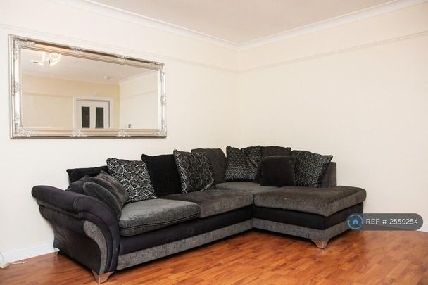 2 Bed Flat, Springhill Road, AB16 - Photo 1