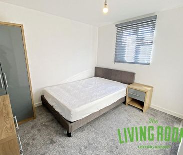 6 bedroom house to rent - Photo 3