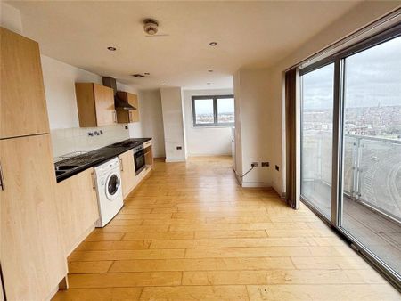 1 bedroom flat to rent - Photo 2