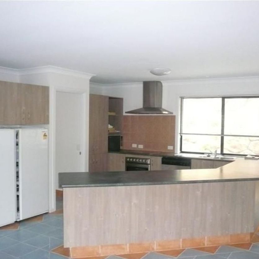 Exceptionally Positioned 4 Bedroom Home in Parkwood - Photo 1