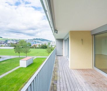 Schöne und moderne Wohnung in Kriens - Photo 1