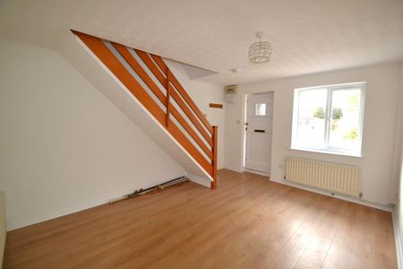 2 bedroom terraced house to rent - Photo 3