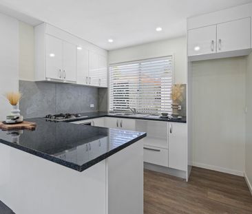 Modern 2-Bedroom Granny Flat with Fully Fenced Yard! - Photo 2