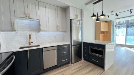 For Lease - 3939 Duke Of York Boulevard Unit# 205, Mississauga, Ontario - Photo 2