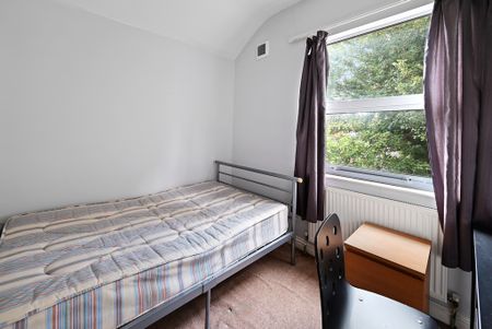 6 Bed Student Accommodation - Photo 4