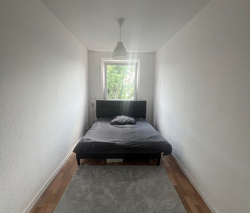 Furnished Room in WG with Balcony U Friedrichsfelde Dec-Feb 2026 - Foto 1