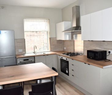 5 bedroom terraced house to rent - Photo 1