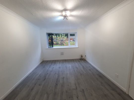 1 Bed Flat, Kensington Court, M7 - Photo 1