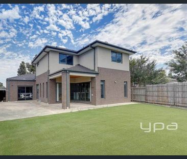 Luxury Home In Mickleham's Finest - Photo 6