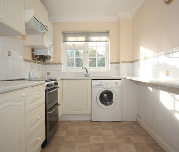 Lower Edgeborough Road, Guildford - Photo 3