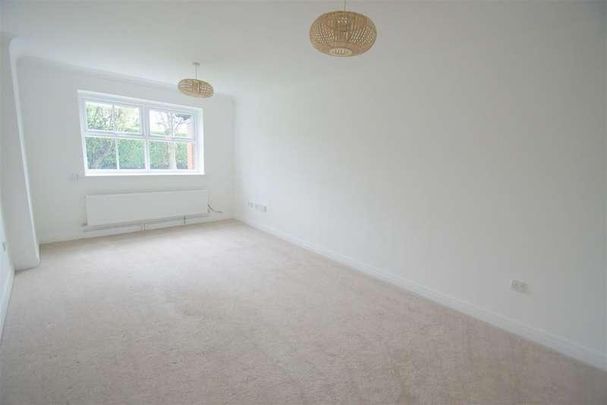 Wentworth Court, Nursery Lane, Leeds, LS17 - Photo 1