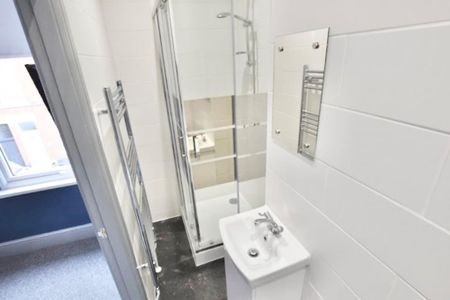 1 bedroom in a house share to rent - Photo 5