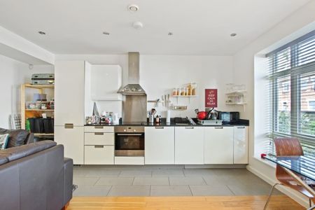 1 bedroom flat to rent - Photo 4