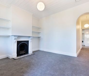 Delightful one-bedroom semi - Photo 4