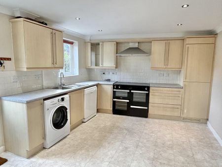 3 bedroom townhouse to rent - Photo 2