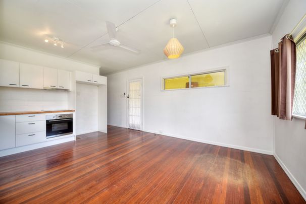 60 Seagull Avenue, Mermaid Beach QLD 4218 - House For Rent | Domain - Photo 1