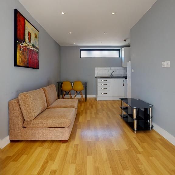1 bedroom flat to rent - Photo 1