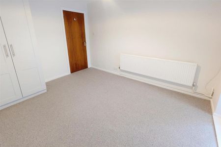 2 bedroom bungalow to rent - Photo 3