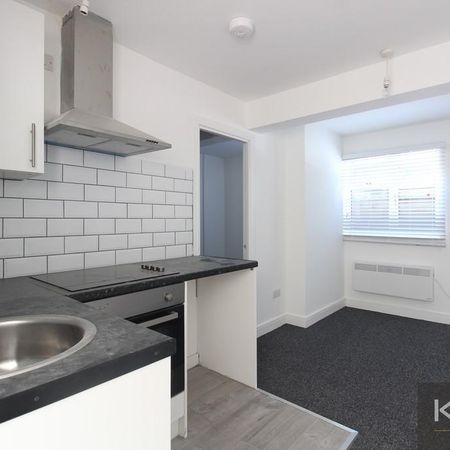 1 bedroom ground floor flat to rent - Photo 4