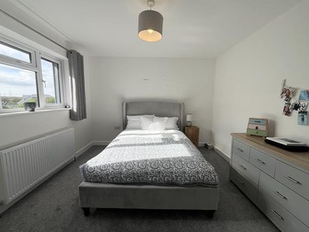 3 bedroom detached house to rent - Photo 4