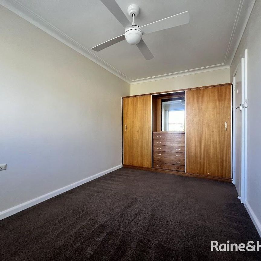 2/310 Armidale Road, Tamworth, NSW 2340 - Photo 1