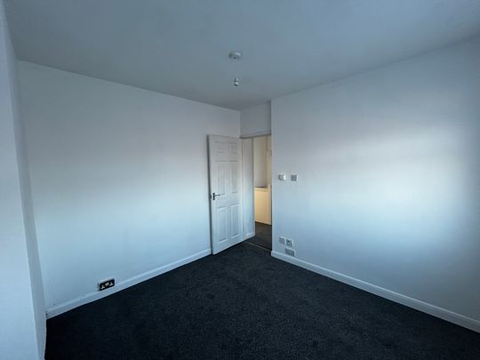 Lee Gardens, Smethwick, B67 - Photo 1