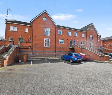 Apt 11, Kingsway Court, Dunmurry, Belfast, BT17 9SE - Photo 2