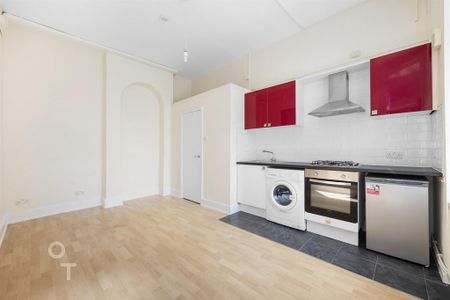 Studio to rent - Photo 2