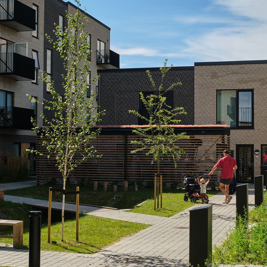 Rækkehus med egen sydvendte terrasse og 2 badeværelser - Photo 1