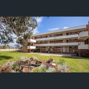 3/8 Fortini Ct, Hamilton Hill, WA 6163 - Photo 2